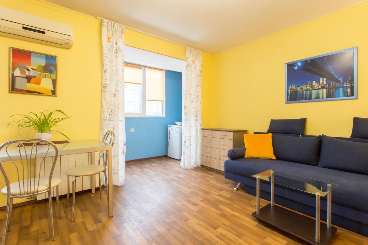 Appartement Nauky avenue à Kharkiv Extérieur photo